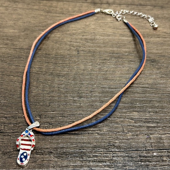 Vintage Avon Patriotic Flip Flop Pendant Necklace - Picture 1 of 3